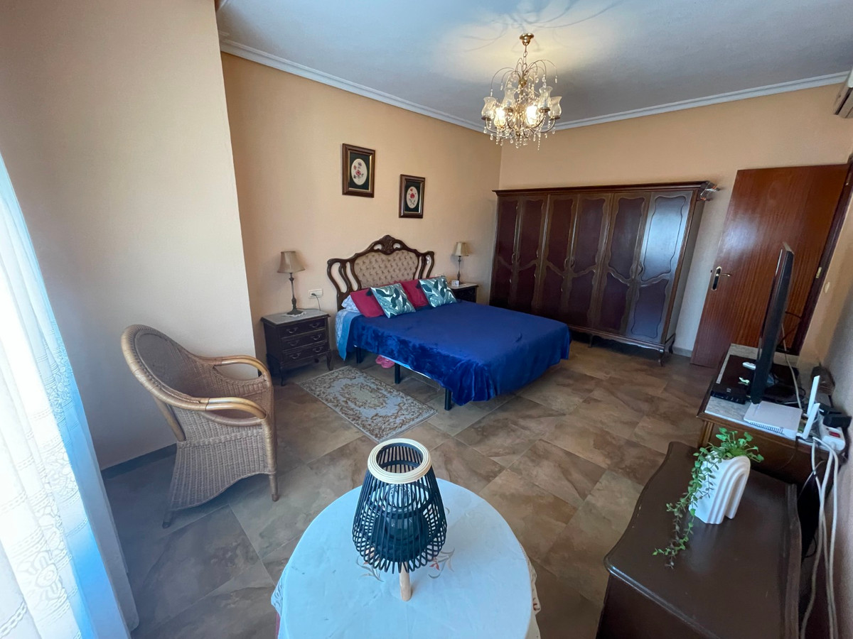 For sale - 5 Bedroom 2 Bathroom House - Detached Villa in San Miguel de Salinas - San Miguel de Salinas Centro  - Alicante