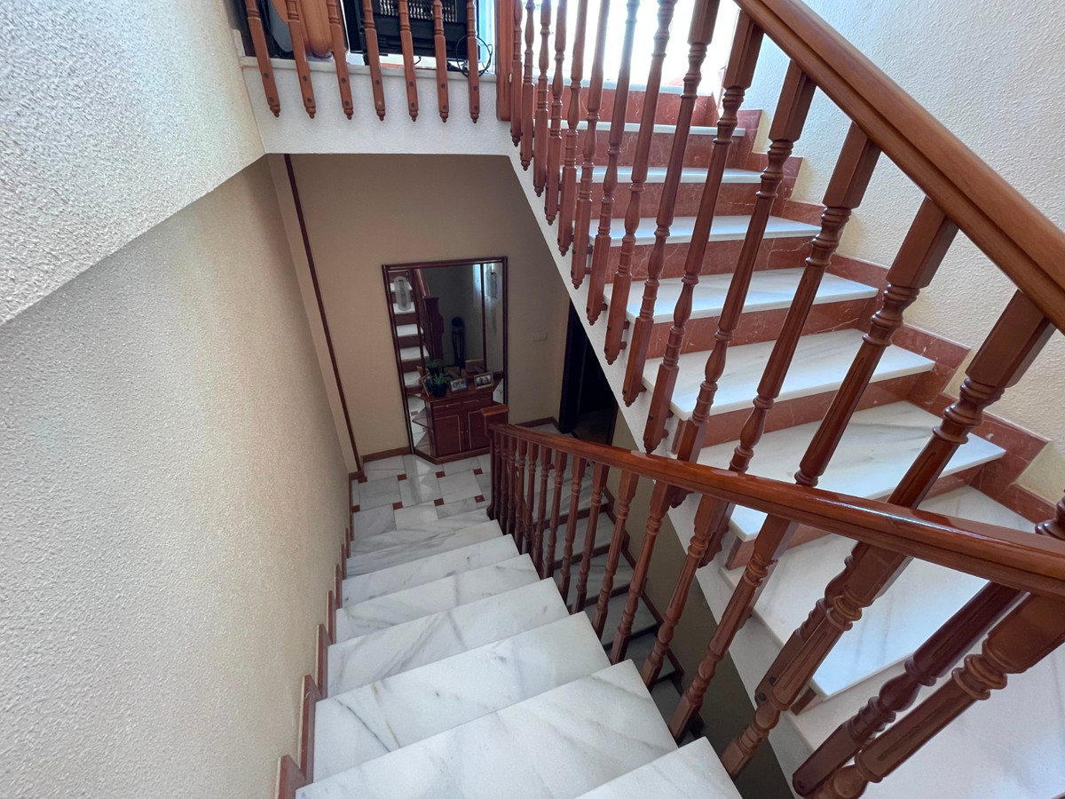For sale - 5 Bedroom 2 Bathroom House - Detached Villa in San Miguel de Salinas - San Miguel de Salinas Centro  - Alicante