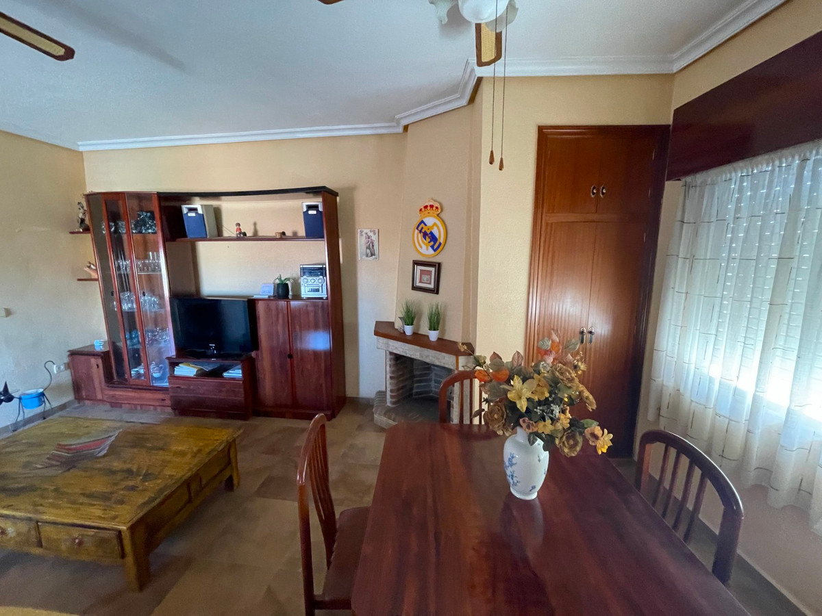 For sale - 5 Bedroom 2 Bathroom House - Detached Villa in San Miguel de Salinas - San Miguel de Salinas Centro  - Alicante