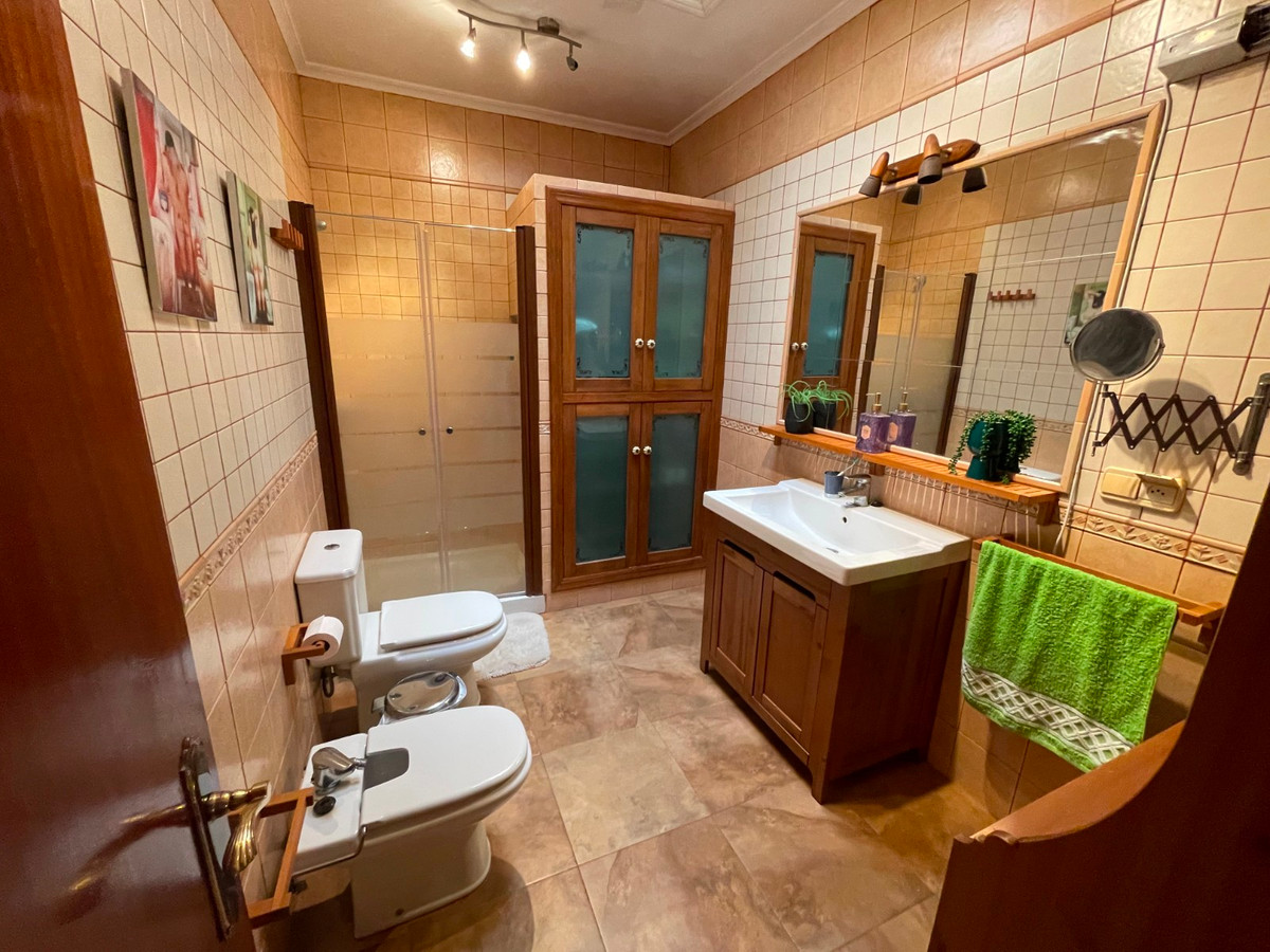 For sale - 5 Bedroom 2 Bathroom House - Detached Villa in San Miguel de Salinas - San Miguel de Salinas Centro  - Alicante