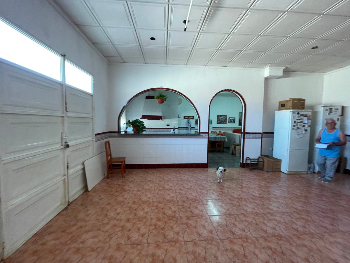 For sale - 5 Bedroom 2 Bathroom House - Detached Villa in San Miguel de Salinas - San Miguel de Salinas Centro  - Alicante