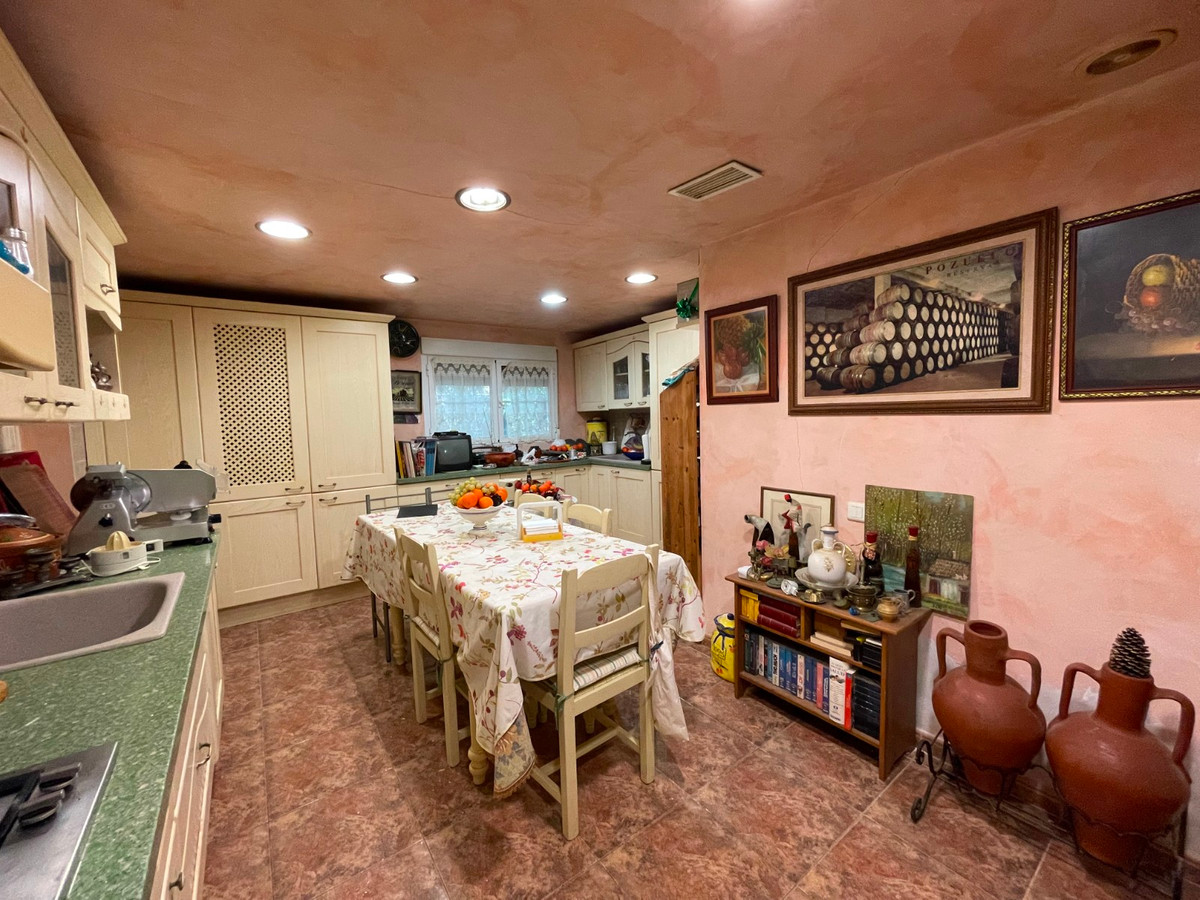 For sale - 5 Bedroom 2 Bathroom House - Detached Villa in Orihuela - Lomas de Cabo Roig  - Alicante