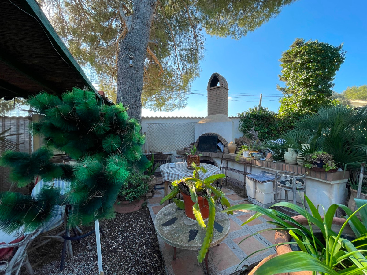 For sale - 5 Bedroom 2 Bathroom House - Detached Villa in Orihuela - Lomas de Cabo Roig  - Alicante