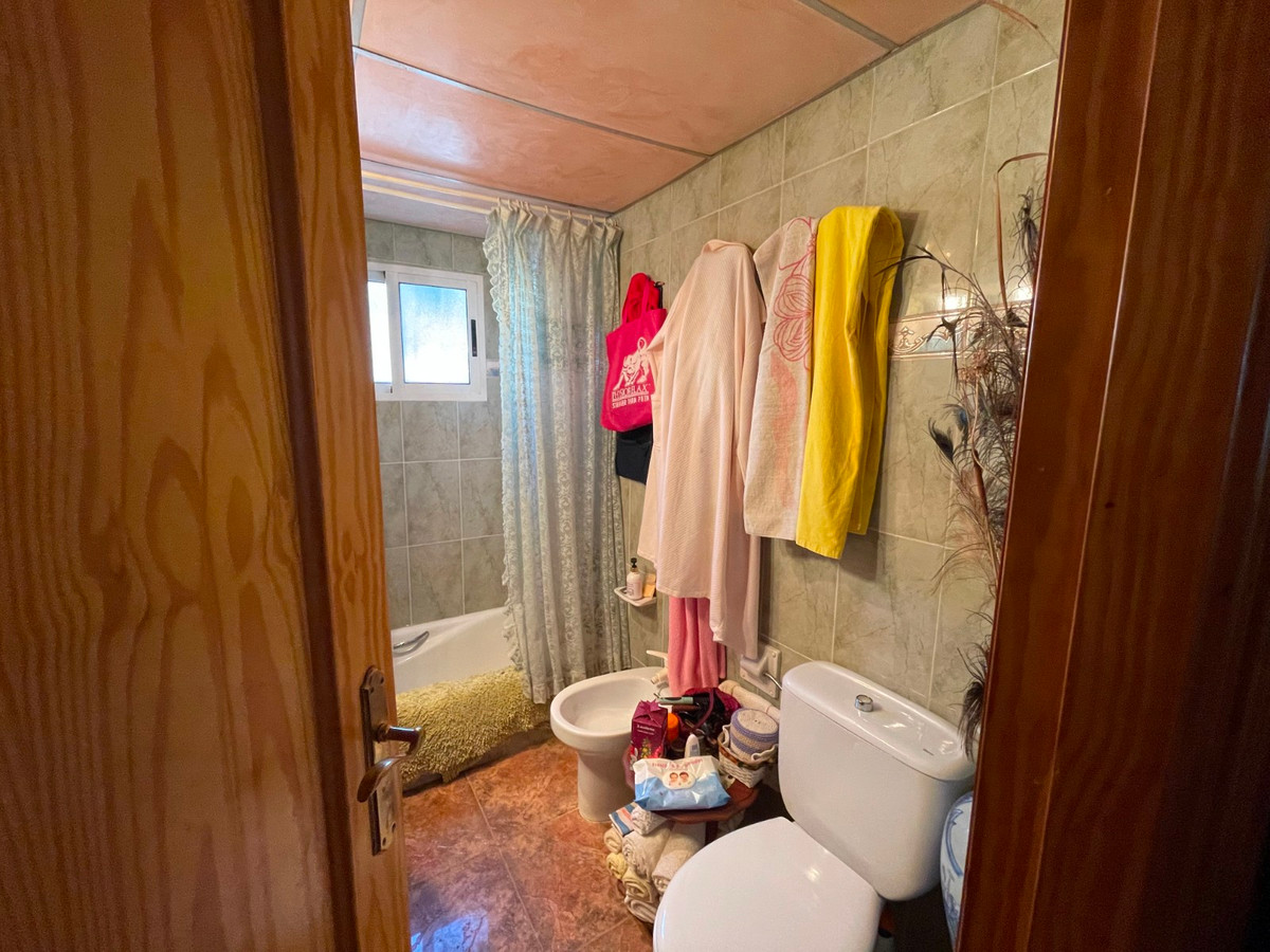 For sale - 5 Bedroom 2 Bathroom House - Detached Villa in Orihuela - Lomas de Cabo Roig  - Alicante