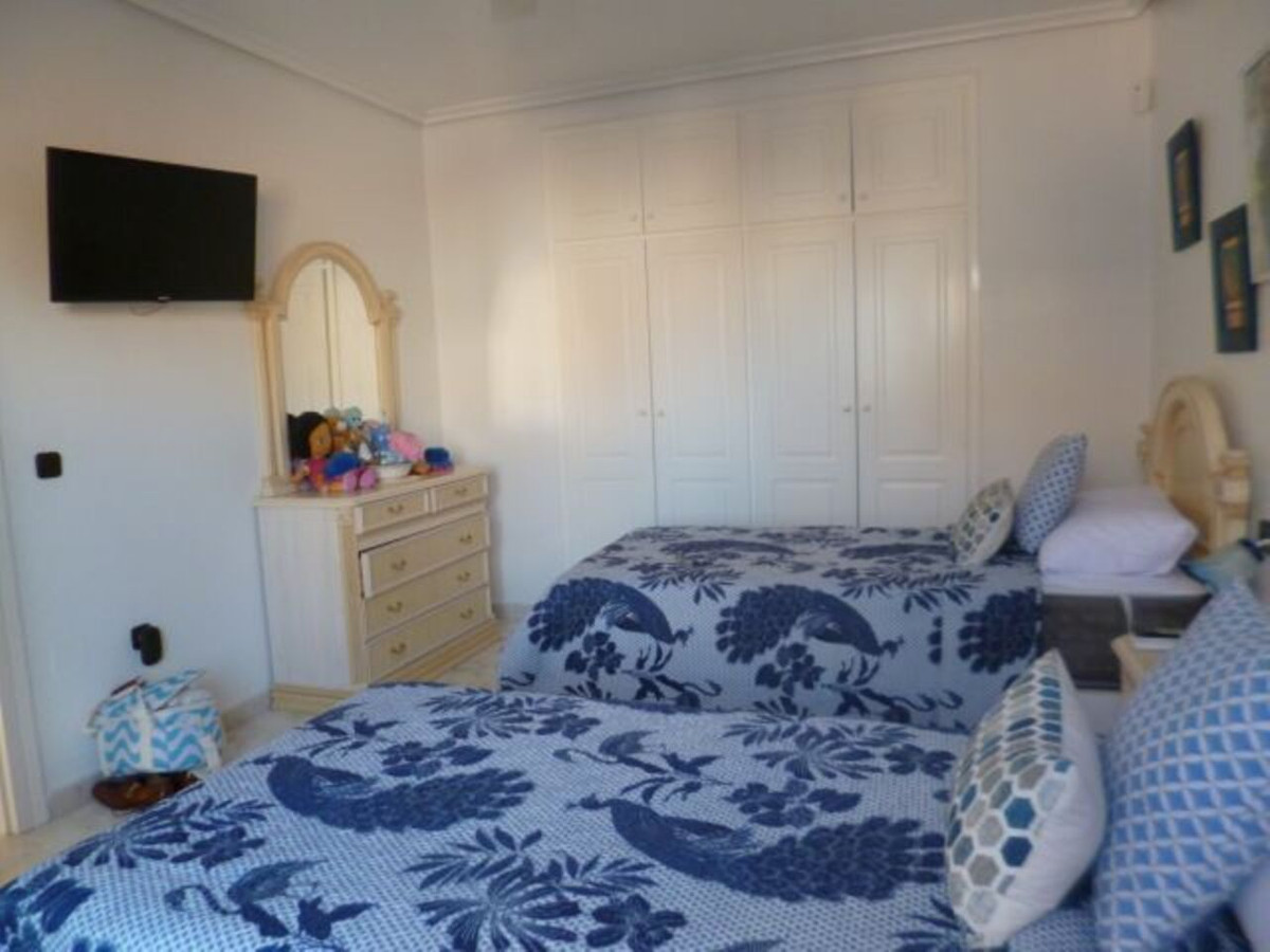 For sale - 3 Bedroom 2 Bathroom House - Detached Villa in Orihuela - Playa Flamenca  - Alicante