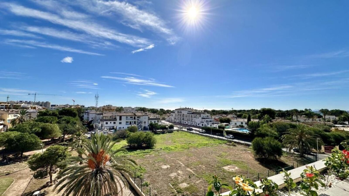 For sale - 2 Bedroom 2 Bathroom Apartment - Penthouse in Torrevieja - Torrevieja Centro  - Alicante