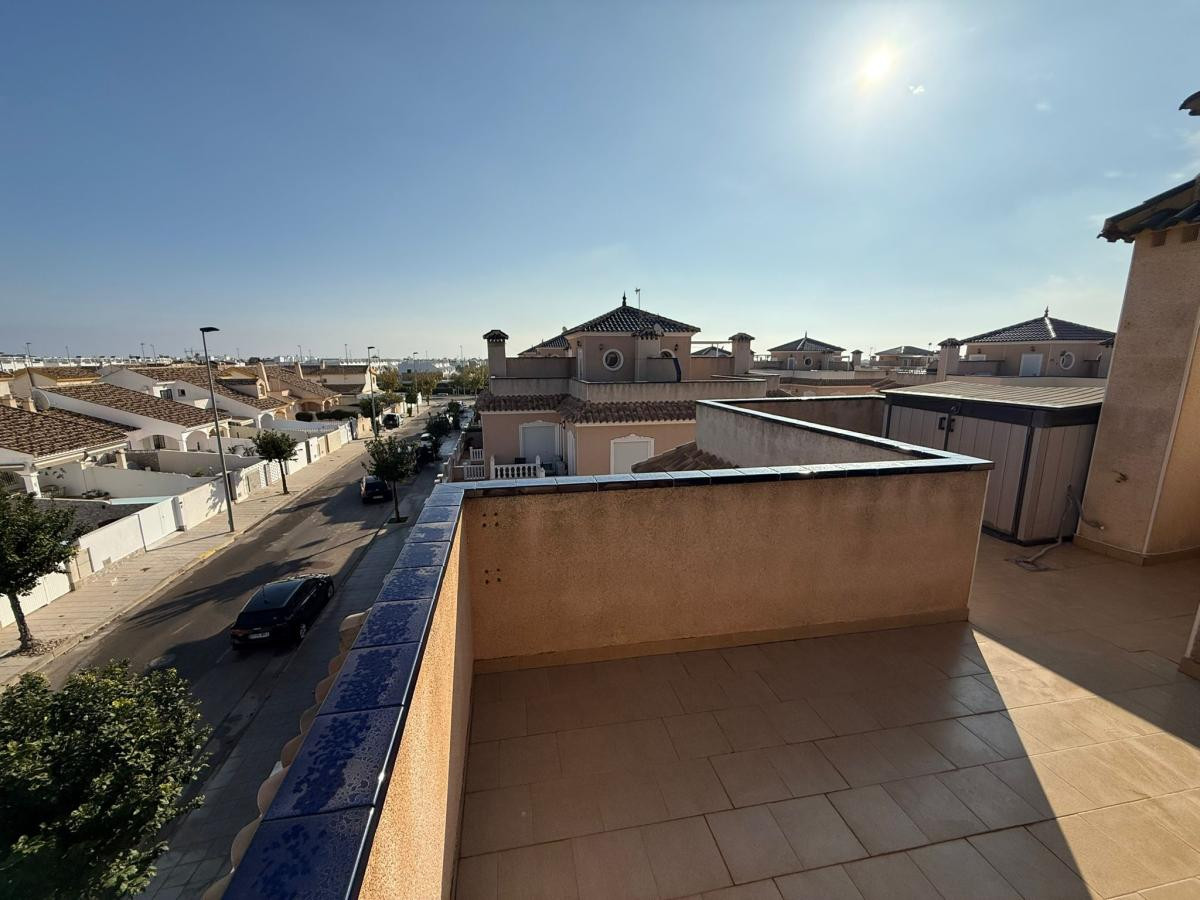 For sale - 2 Bedroom 2 Bathroom House - Semi-Detached House in Pilar de la Horadada - Torre de la Horadada  - Alicante