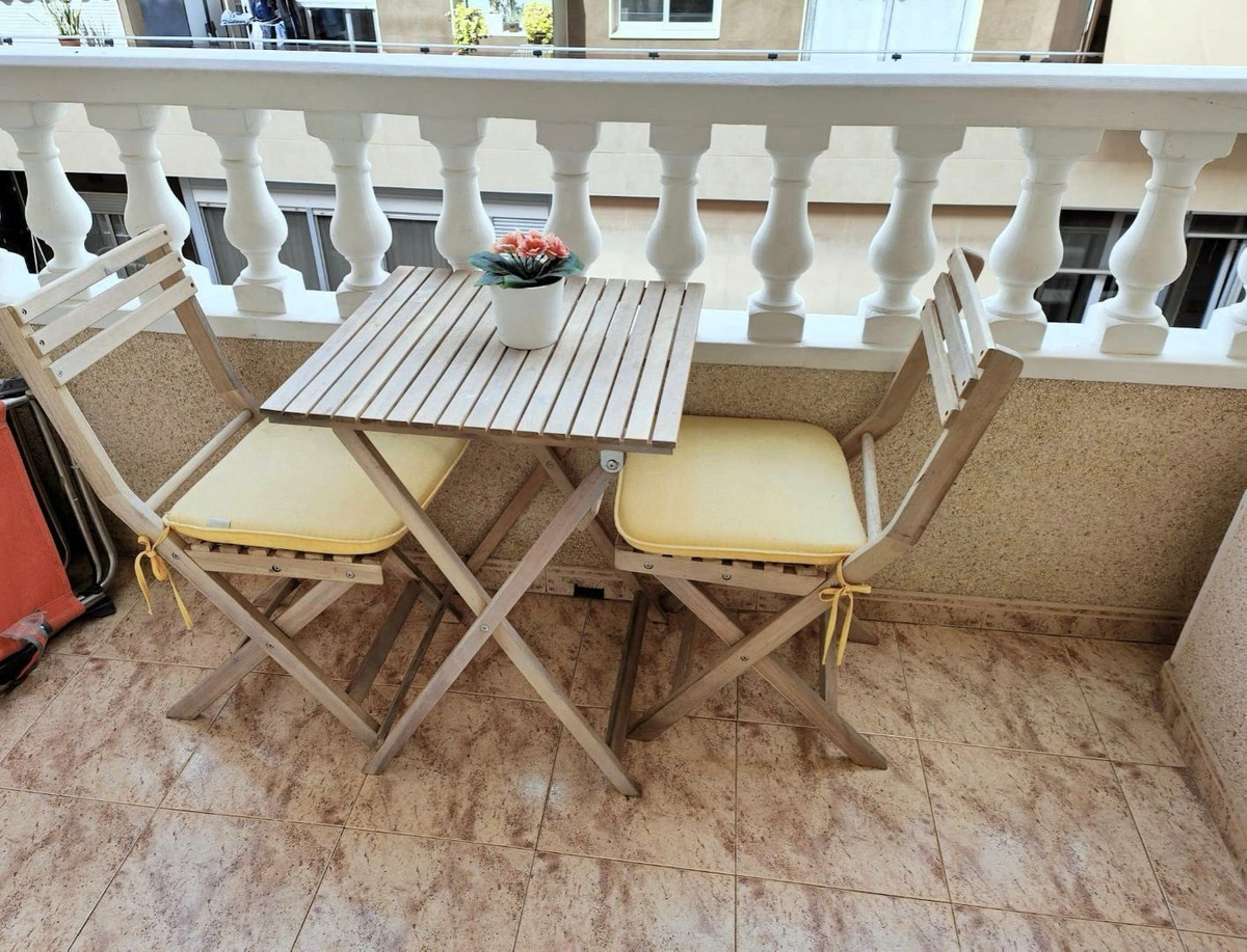 For sale - 2 Bedroom 1 Bathroom Apartment - Middle Floor Apartment in Torrevieja - Torrevieja Centro  - Alicante