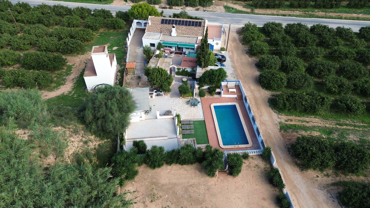 For sale - 4 Bedroom 2 Bathroom House - Finca - Cortijo in Pilar de la Horadada - Pinar de Campoverde  - Alicante