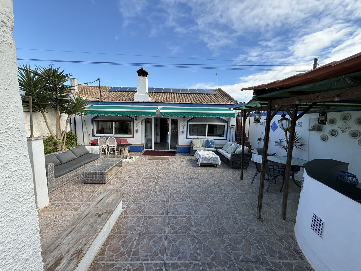 For sale - 4 Bedroom 2 Bathroom House - Finca - Cortijo in Pilar de la Horadada - Pinar de Campoverde  - Alicante