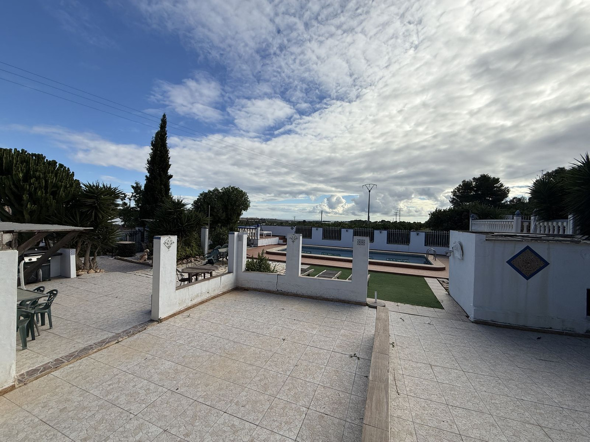 For sale - 4 Bedroom 2 Bathroom House - Finca - Cortijo in Pilar de la Horadada - Pinar de Campoverde  - Alicante