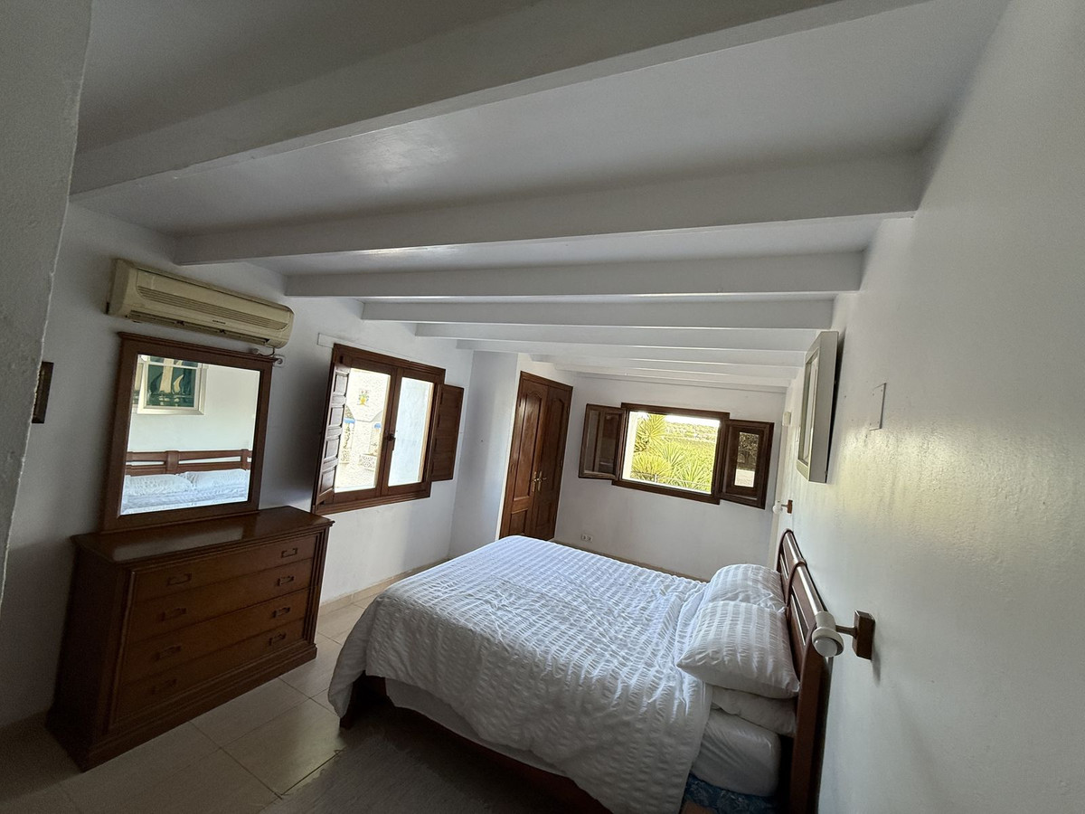 For sale - 4 Bedroom 2 Bathroom House - Finca - Cortijo in Pilar de la Horadada - Pinar de Campoverde  - Alicante