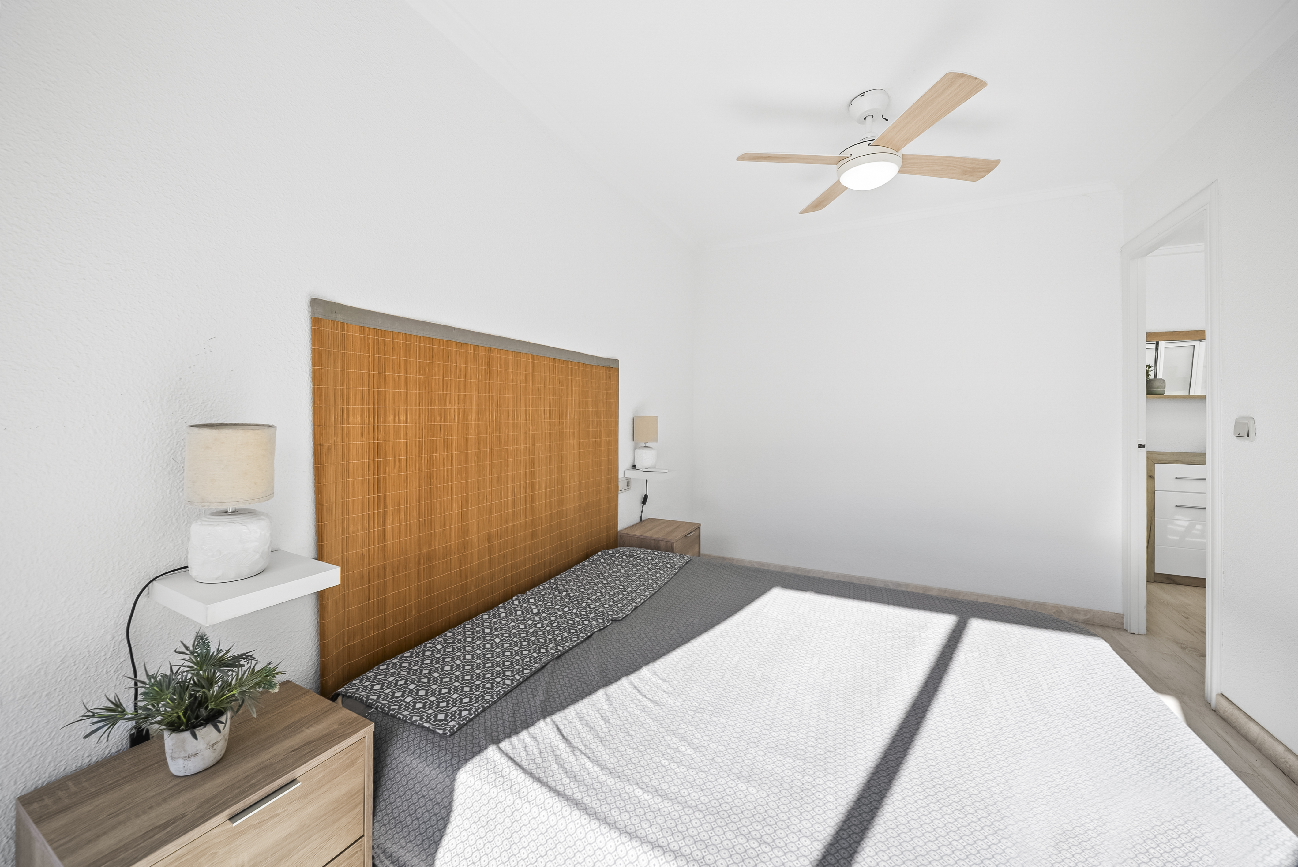 For sale - 2 Bedroom 1 Bathroom Apartament in Torrevieja - Puerto  - Alicante