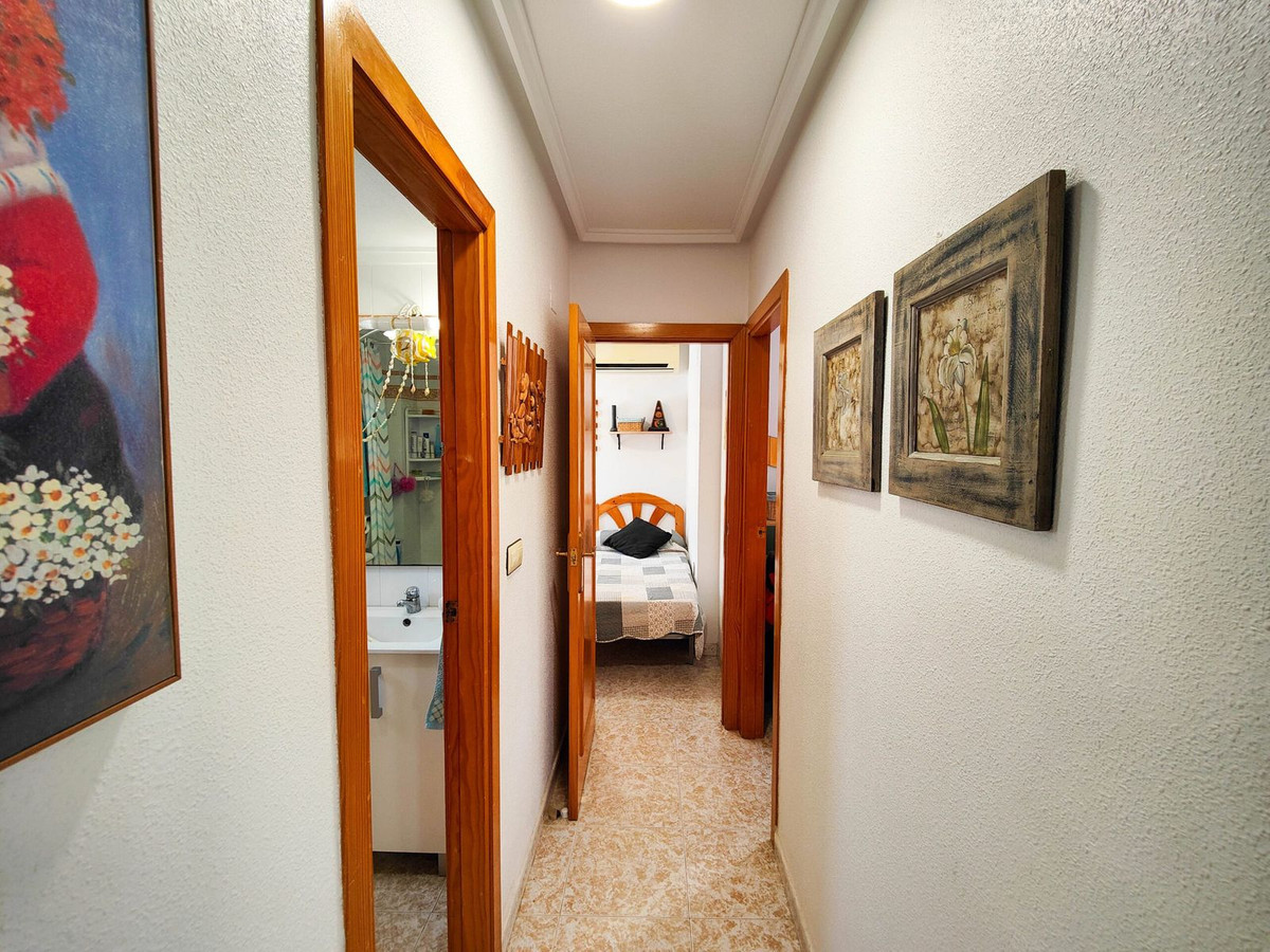 For sale - 3 Bedroom 1 Bathroom Apartment - Top Floor Apartment in Torrevieja - El Acequión - Los Náufragos  - Alicante