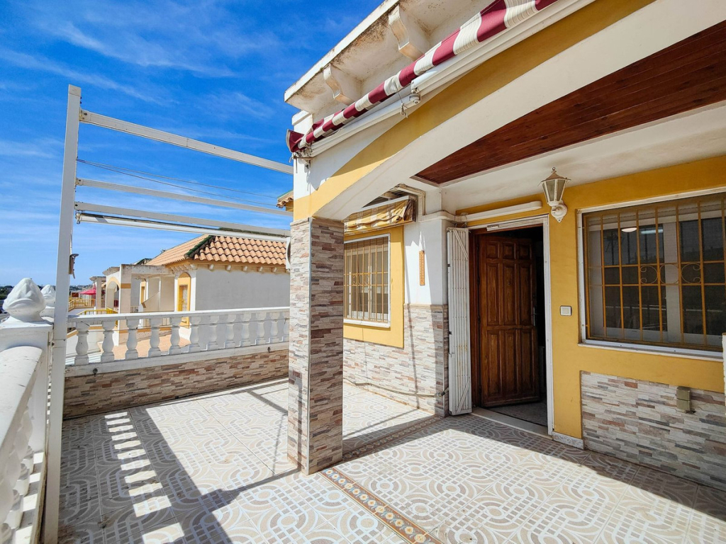 3 Bedroom 1 Bathroom Apartment - Top Floor Apartment in Torrevieja