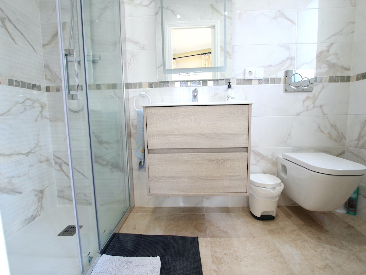 For sale - 5 Bedroom 5 Bathroom Detached Villa in Ciudad Quesada - Ciudad Quesada  - Alicante