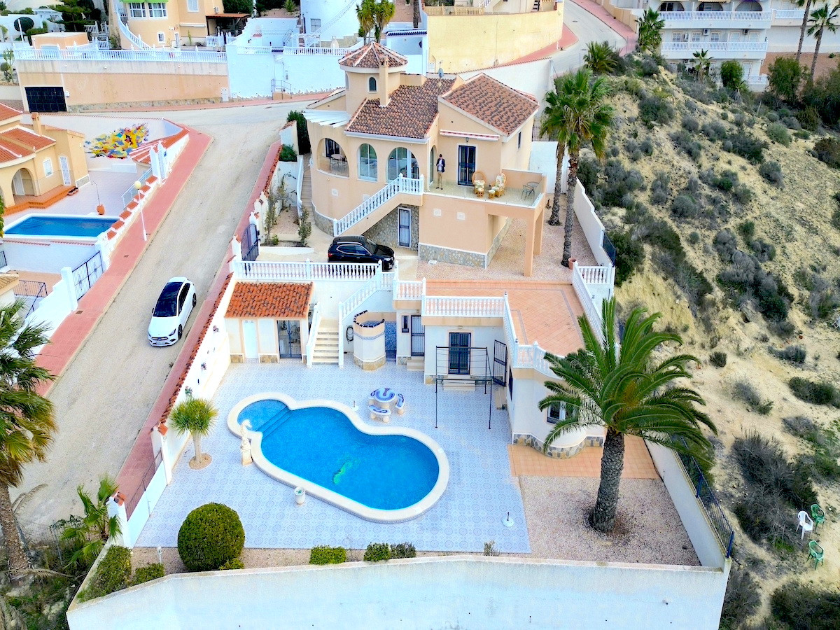 For sale - 5 Bedroom 5 Bathroom Detached Villa in Ciudad Quesada - Ciudad Quesada  - Alicante