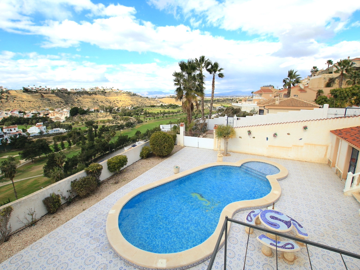 For sale - 5 Bedroom 5 Bathroom Detached Villa in Ciudad Quesada - Ciudad Quesada  - Alicante