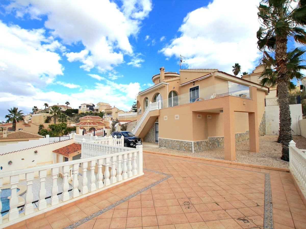 For sale - 5 Bedroom 5 Bathroom Detached Villa in Ciudad Quesada - Ciudad Quesada  - Alicante