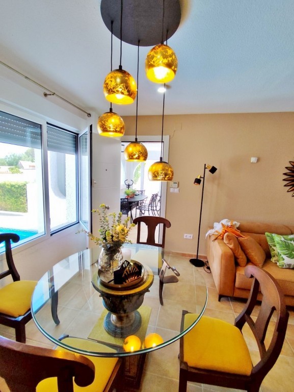For sale - 4 Bedroom 3 Bathroom Villa in San Miguel de Salinas - Inland  - Alicante