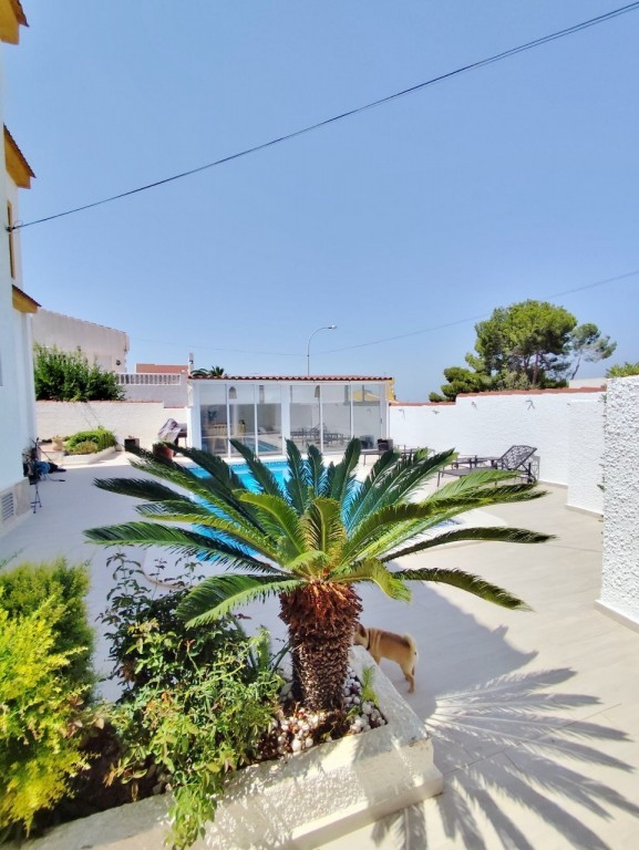 For sale - 4 Bedroom 3 Bathroom Villa in San Miguel de Salinas - Inland  - Alicante
