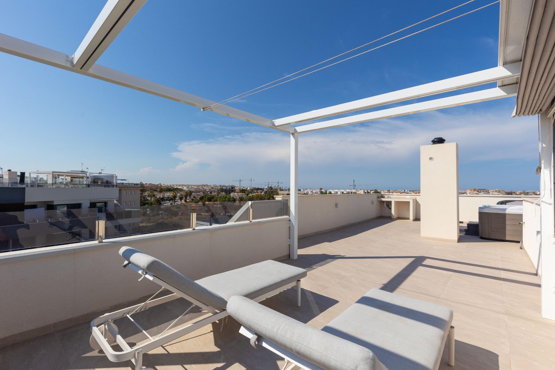 For sale - 2 Bedroom 2 Bathroom Penthouse in Orihuela Costa - Playa Flamenca  - Alicante