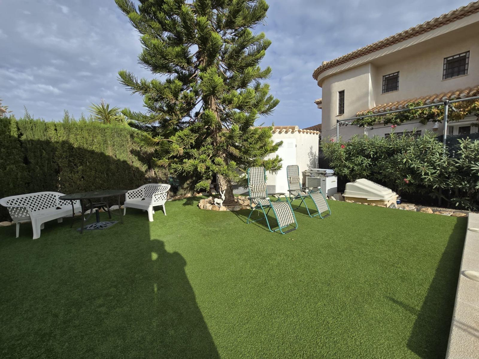For sale - 3 Bedroom 2 Bathroom Villa in Orihuela Costa - Playa Flamenca  - Alicante