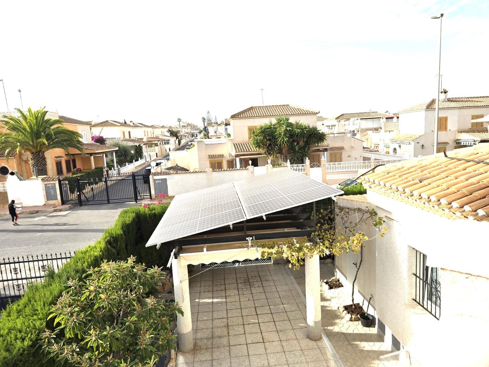 For sale - 3 Bedroom 2 Bathroom Villa in Orihuela Costa - Playa Flamenca  - Alicante