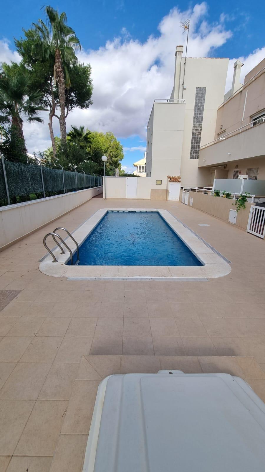 For sale - 3 Bedroom 2 Bathroom Town House in Orihuela Costa - Villamartín-las Filipinas  - Alicante