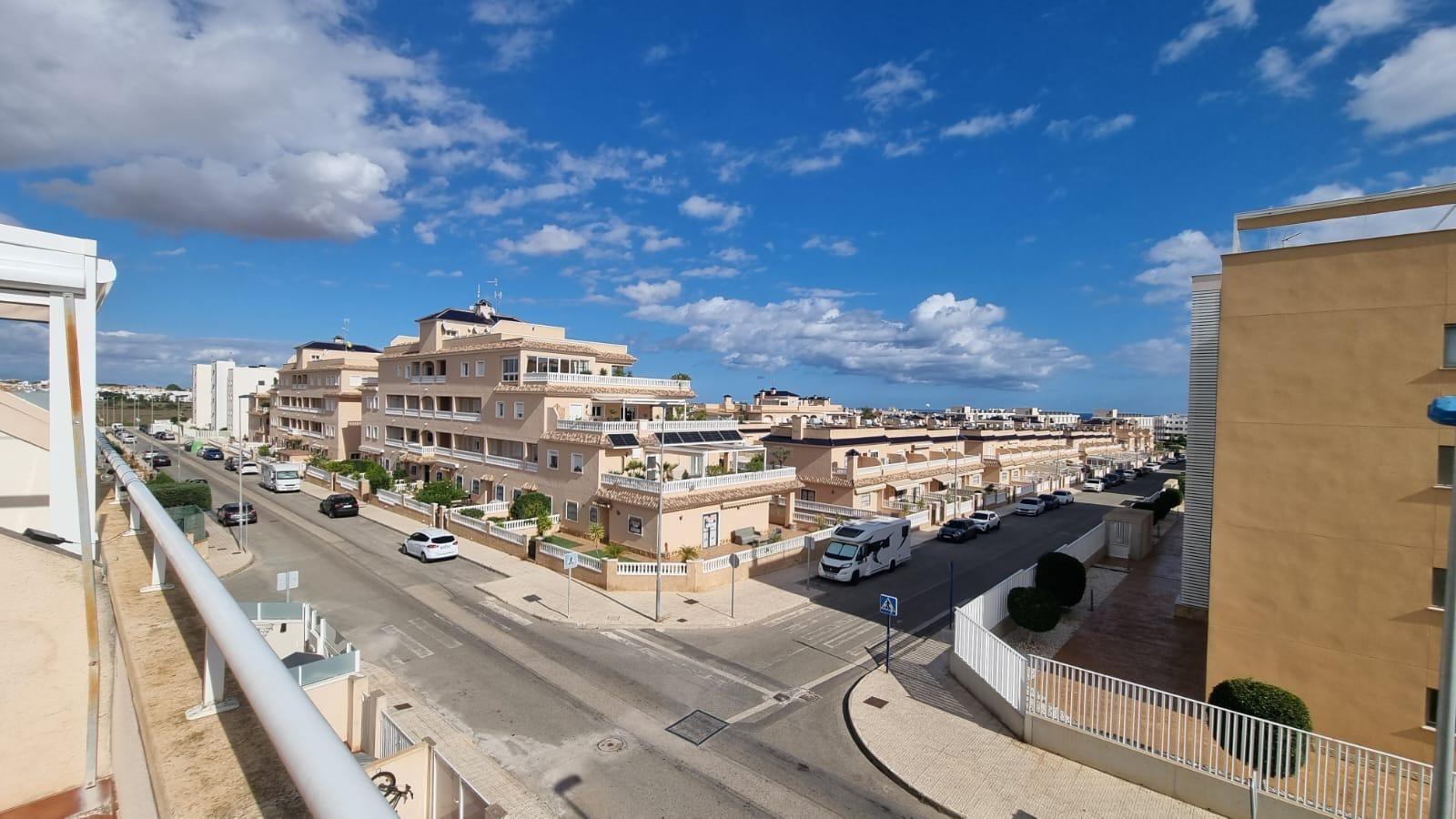 For sale - 3 Bedroom 2 Bathroom Town House in Orihuela Costa - Villamartín-las Filipinas  - Alicante