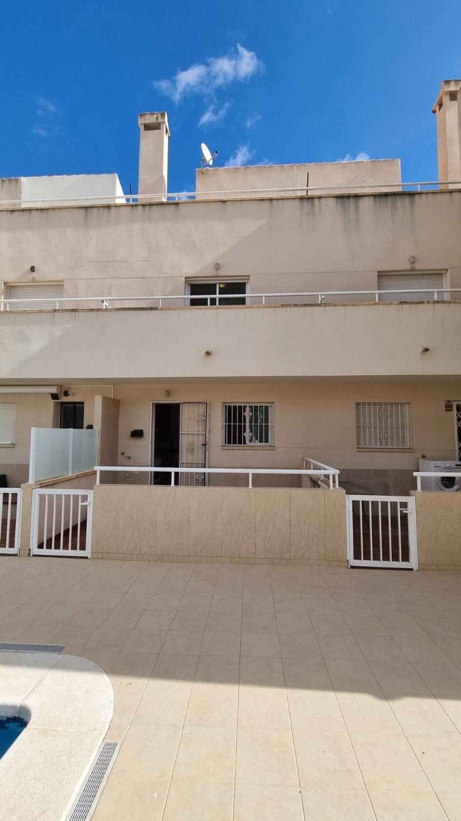 For sale - 3 Bedroom 2 Bathroom Town House in Orihuela Costa - Villamartín-las Filipinas  - Alicante