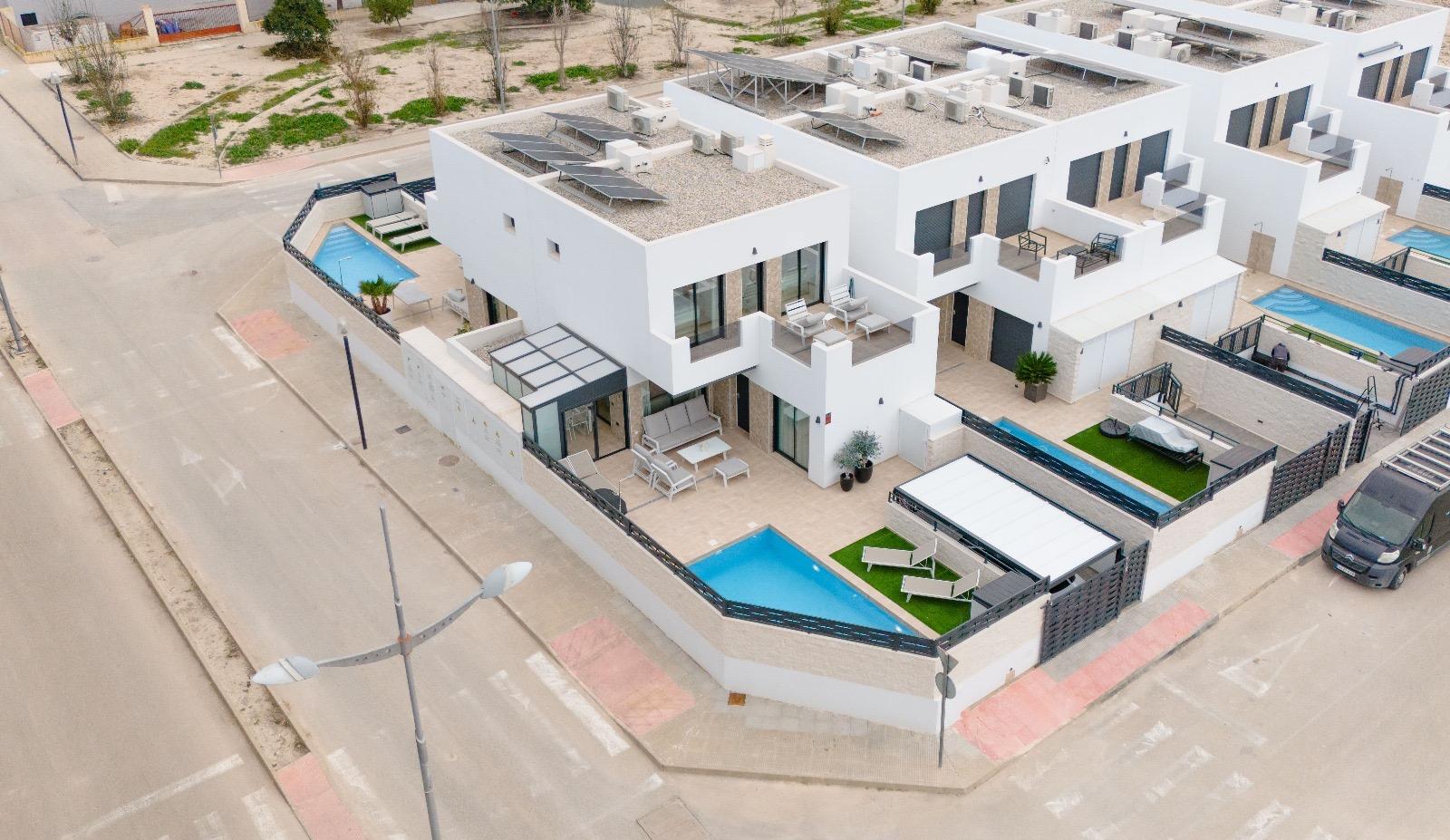 For sale - 3 Bedroom 2 Bathroom Villa in Dolores - Dolores  - Alicante