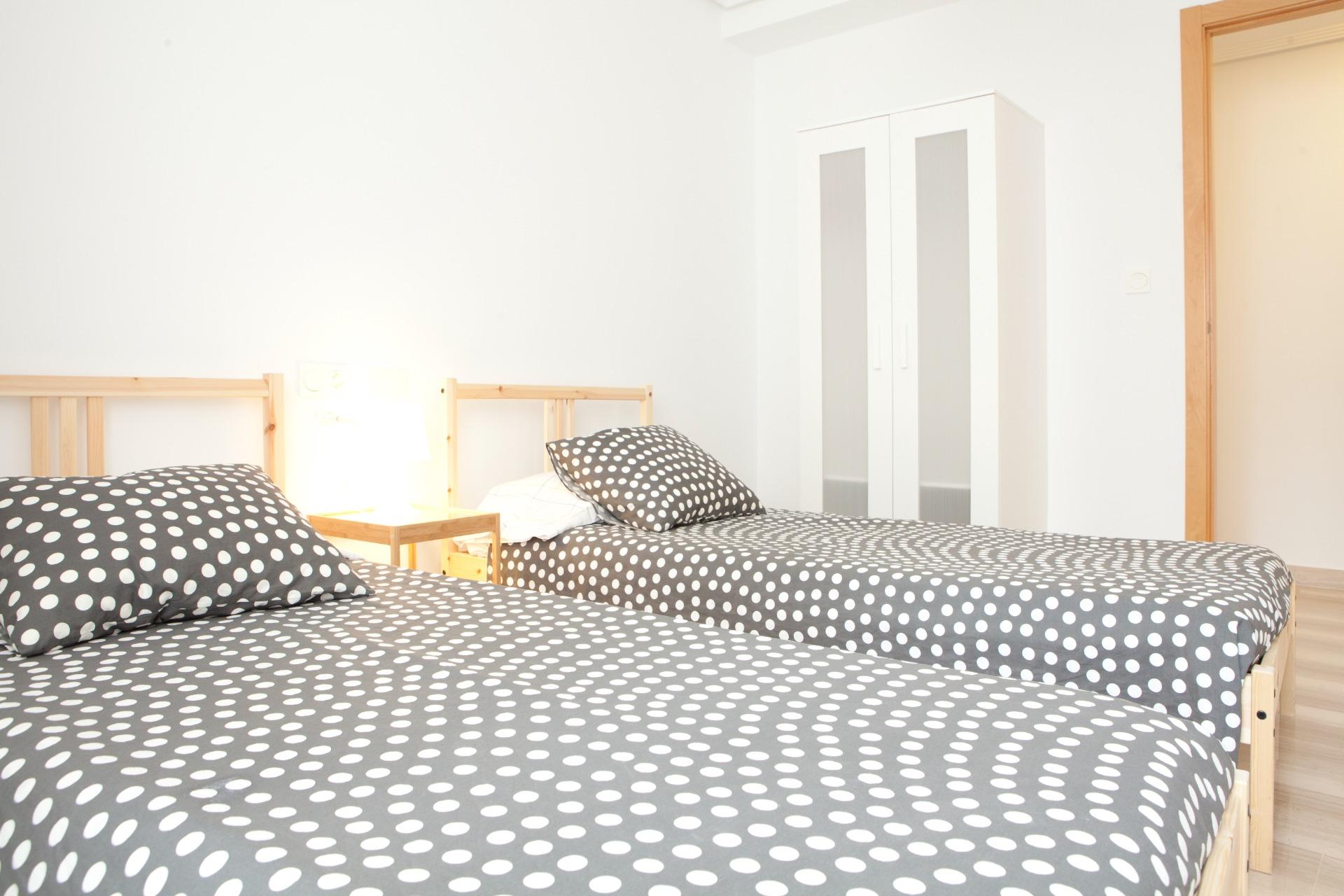 For sale - 4 Bedroom 2 Bathroom Apartment in Santa Pola - Centro  - Alicante