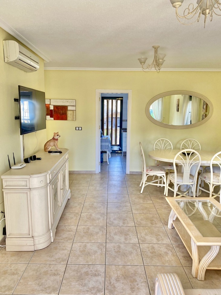 For sale - 3 Bedroom 2 Bathroom Semi Detached in Villamartin -  - Alicante