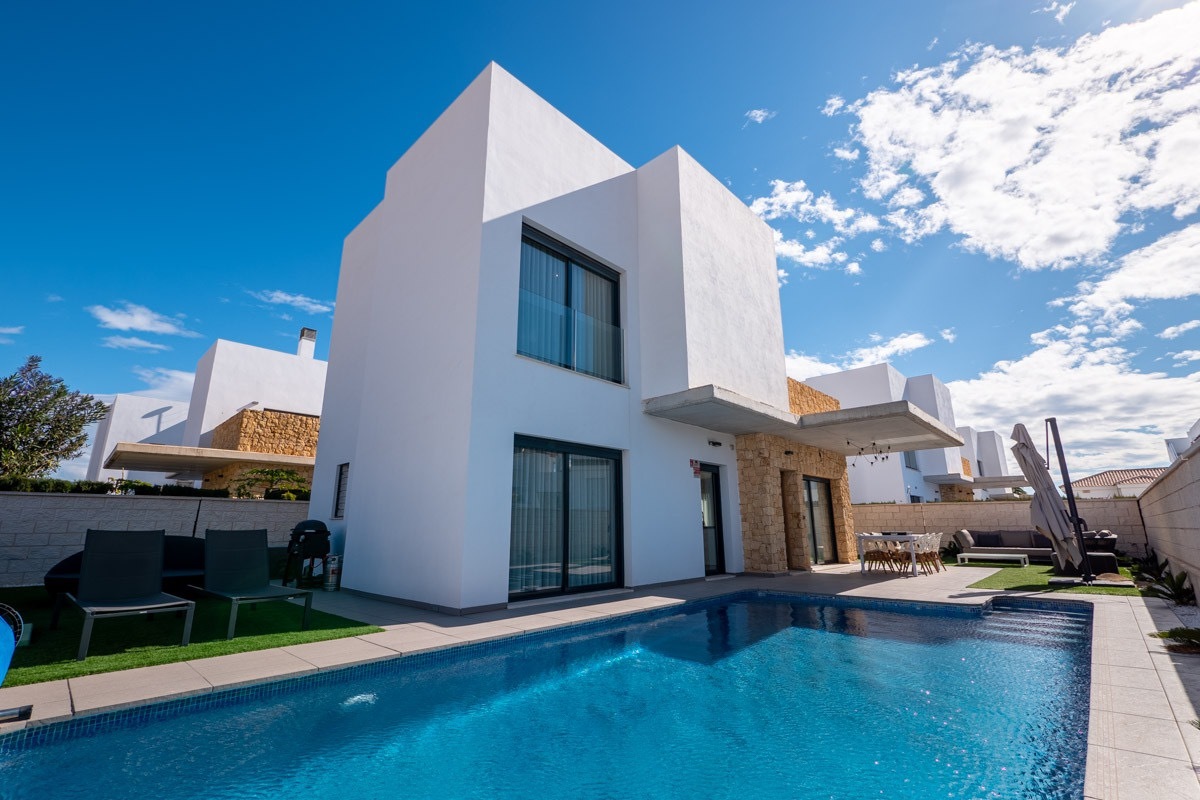 For sale - 3 Bedroom 2 Bathroom Villa in Ciudad Quesada - Costa Blanca  - Alicante