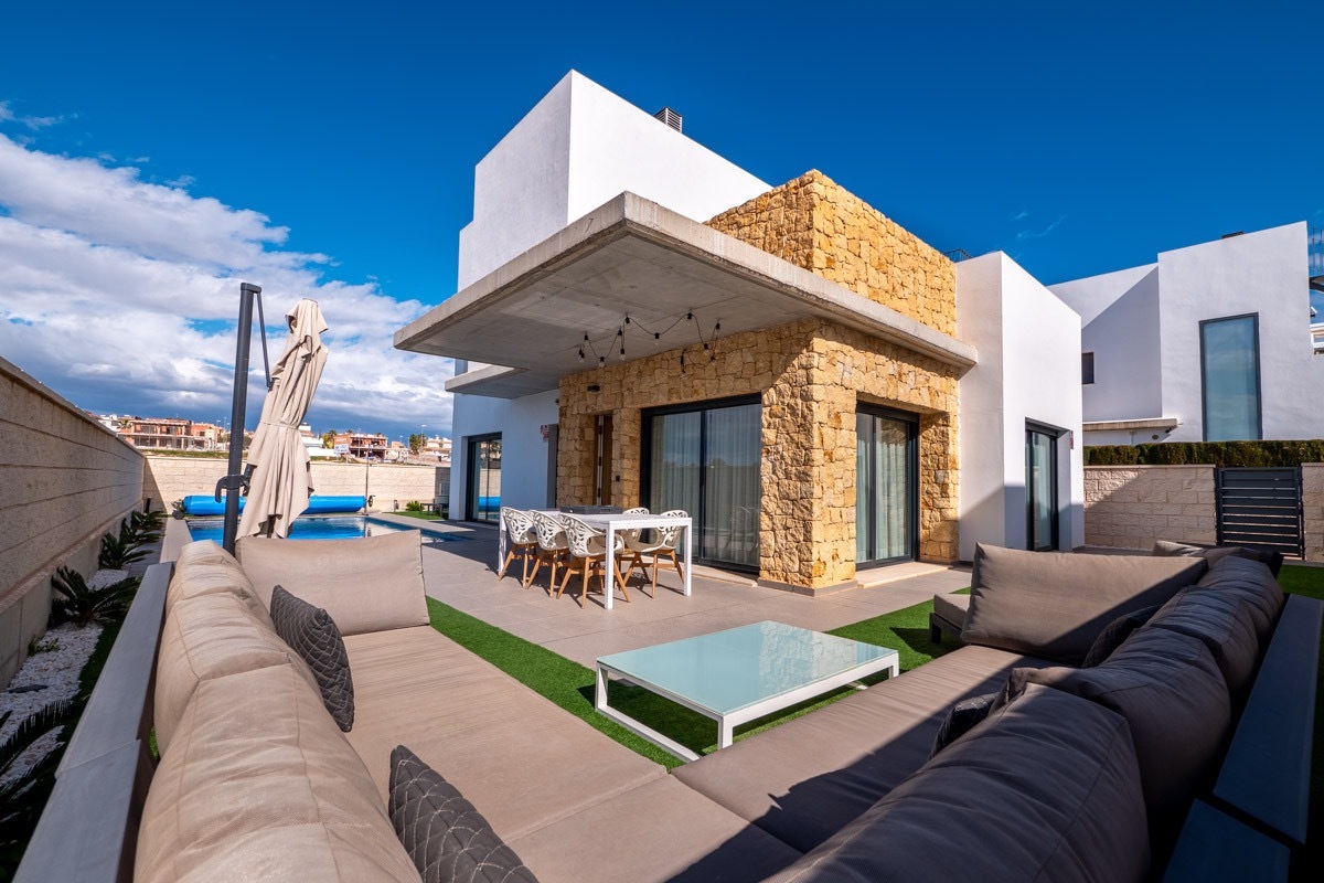 For sale - 3 Bedroom 2 Bathroom Villa in Ciudad Quesada - Costa Blanca  - Alicante