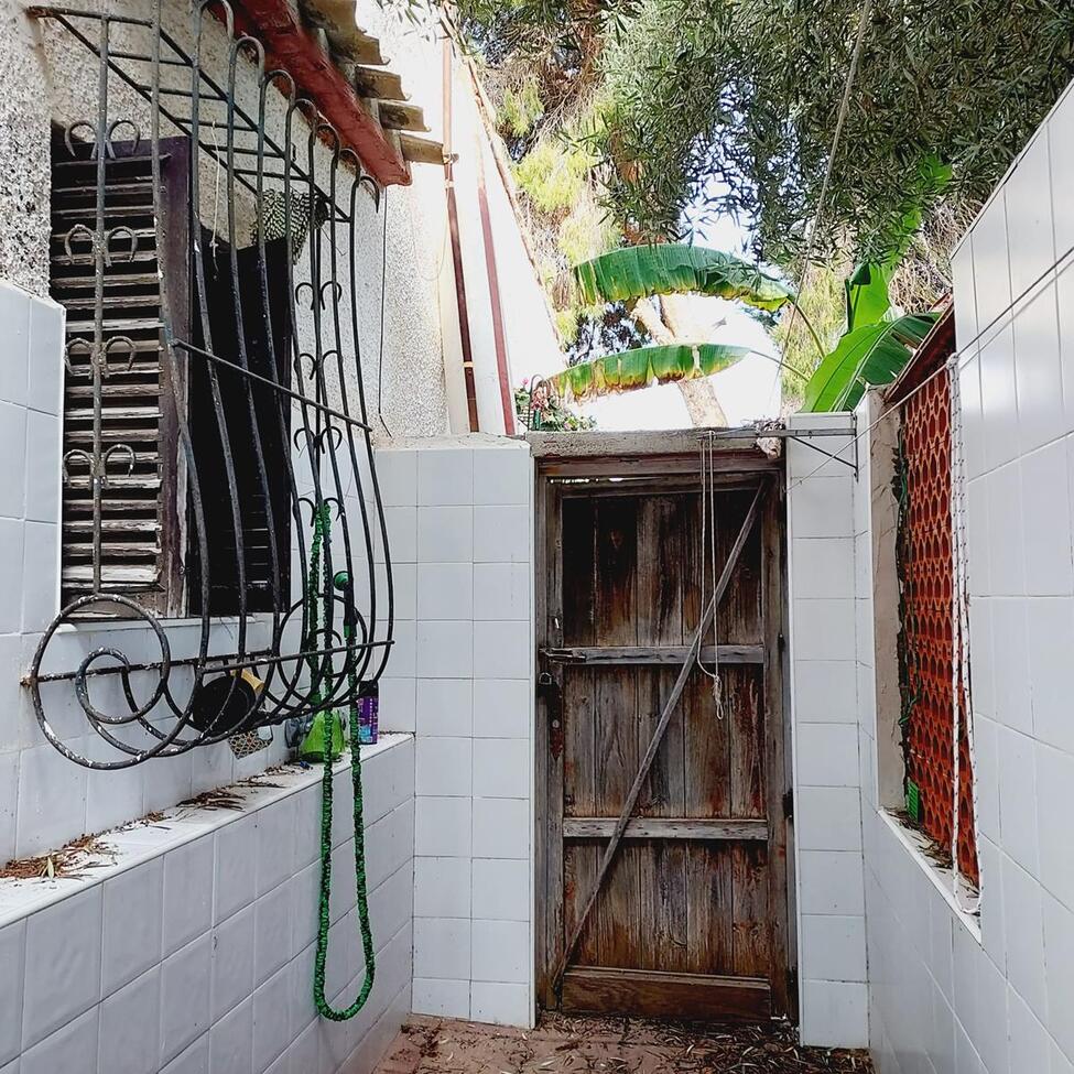 For sale - 4 Bedroom 2 Bathroom Villa in Punta Prima  - Punta Prima  - Alicante
