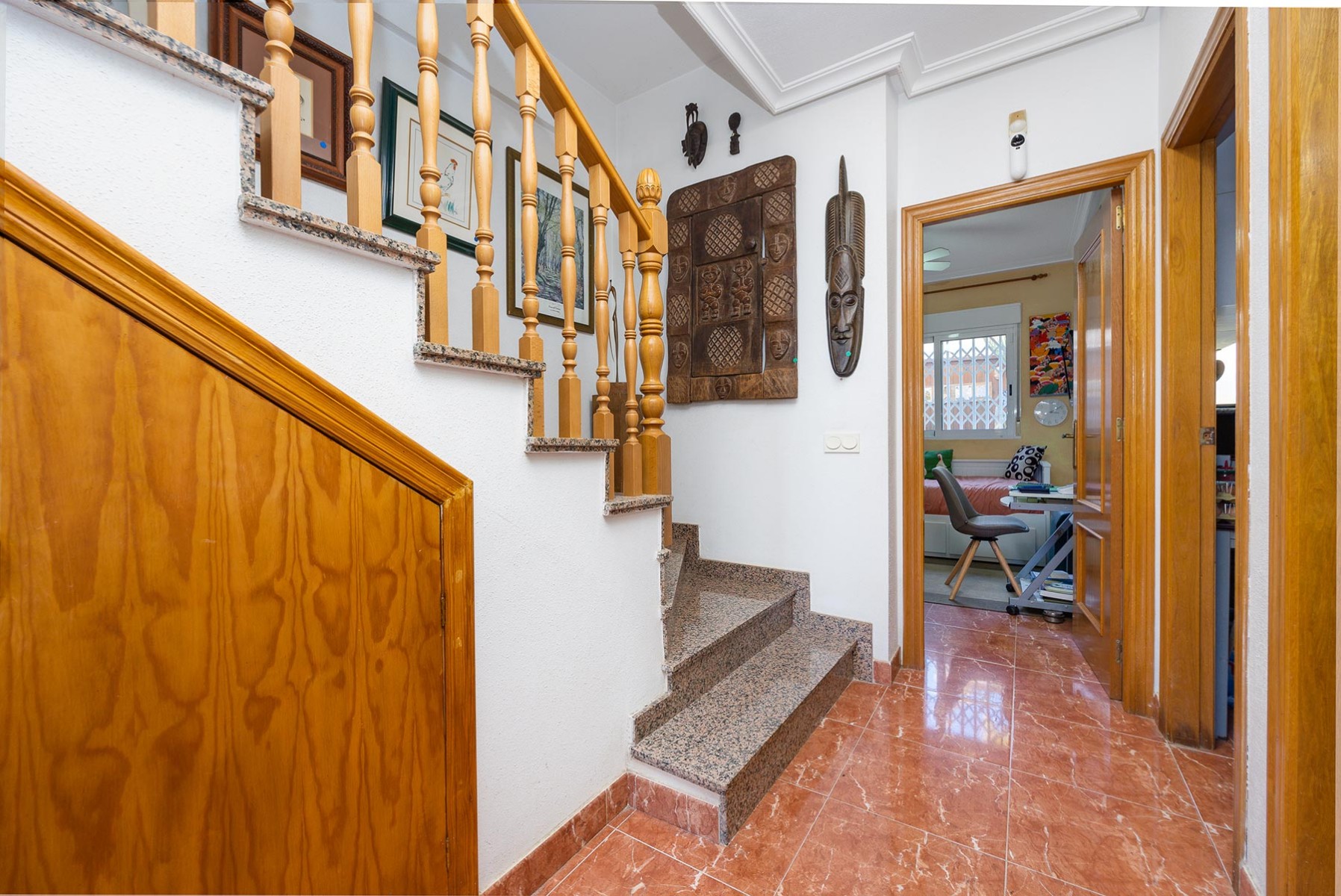 For sale - 4 Bedroom 2 Bathroom Villa in Villamartin - Costa Blanca  - Alicante