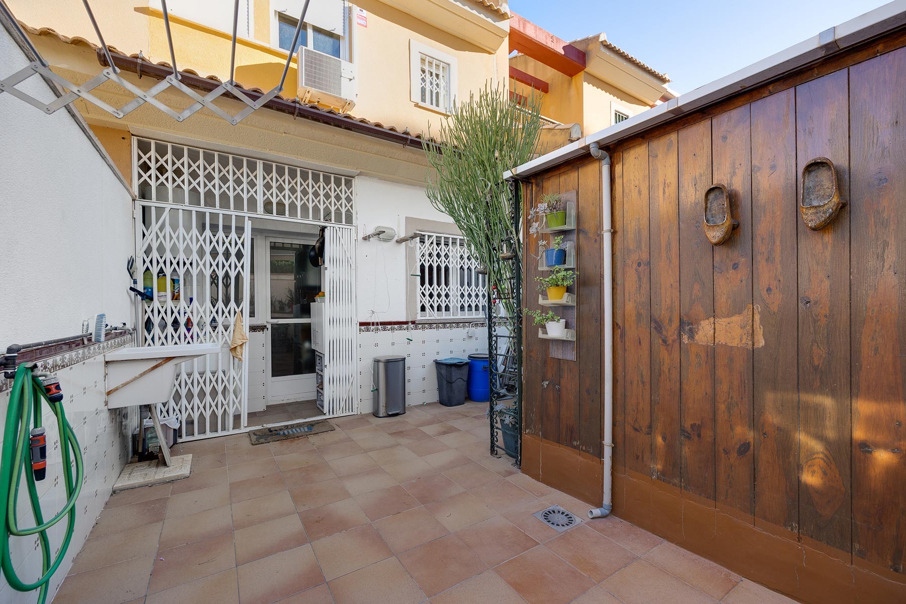 For sale - 4 Bedroom 2 Bathroom Villa in Villamartin - Costa Blanca  - Alicante