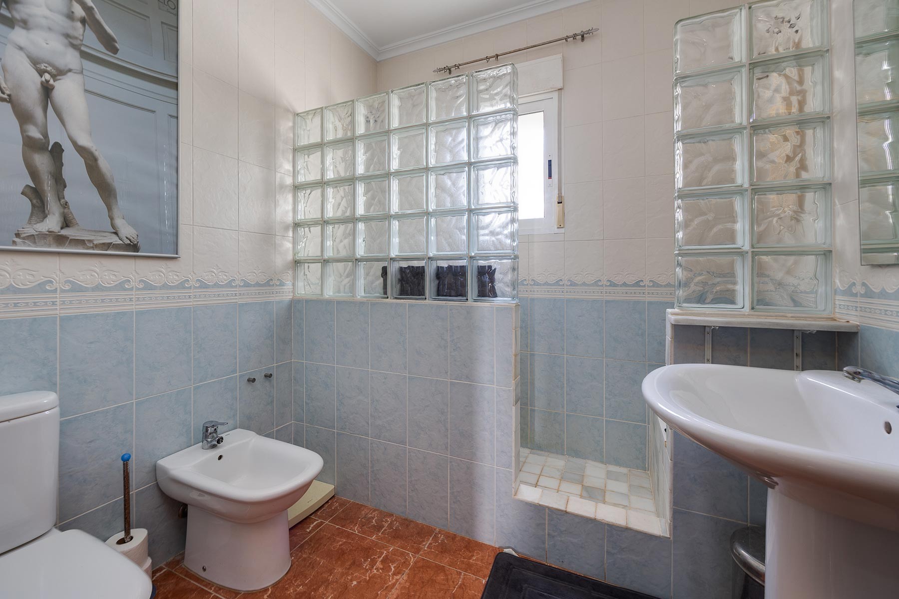 For sale - 4 Bedroom 2 Bathroom Villa in Villamartin - Costa Blanca  - Alicante