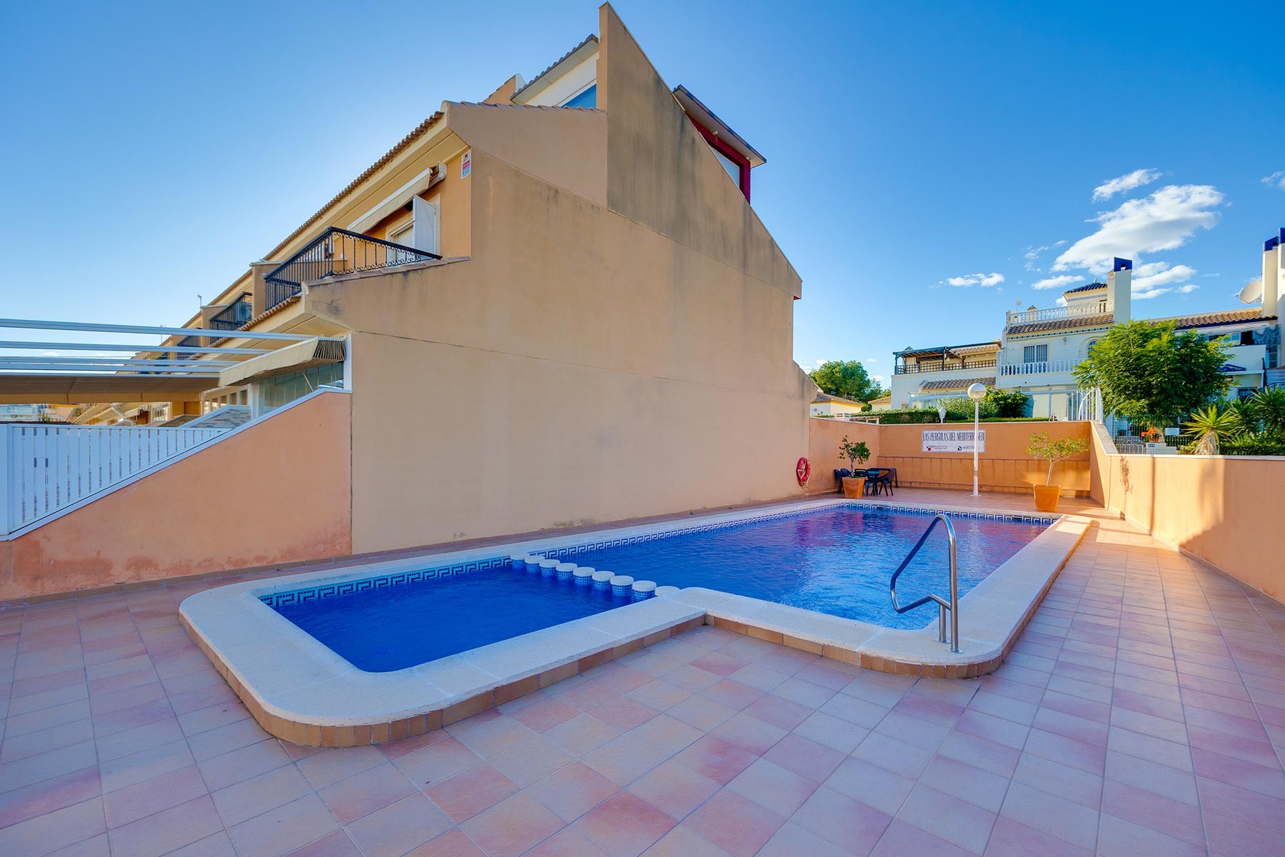 For sale - 4 Bedroom 2 Bathroom Villa in Villamartin - Costa Blanca  - Alicante