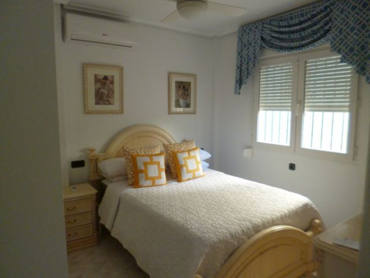 For sale - 3 Bedroom 2 Bathroom Villa in Playa Flamenca - Costa Blanca  - Alicante