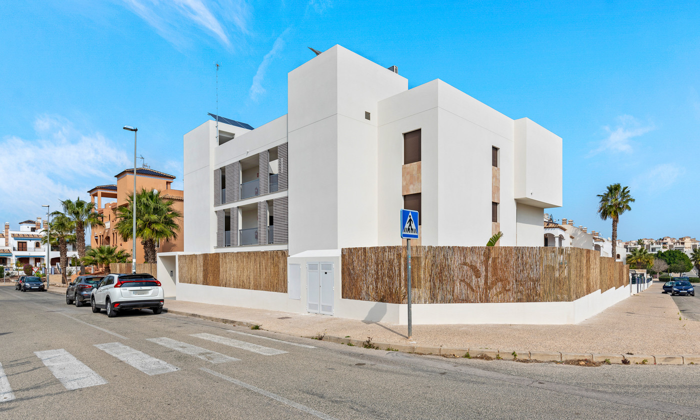For sale - 2 Bedroom 2 Bathroom Penthouse in Villamartin - Costa Blanca  - Alicante