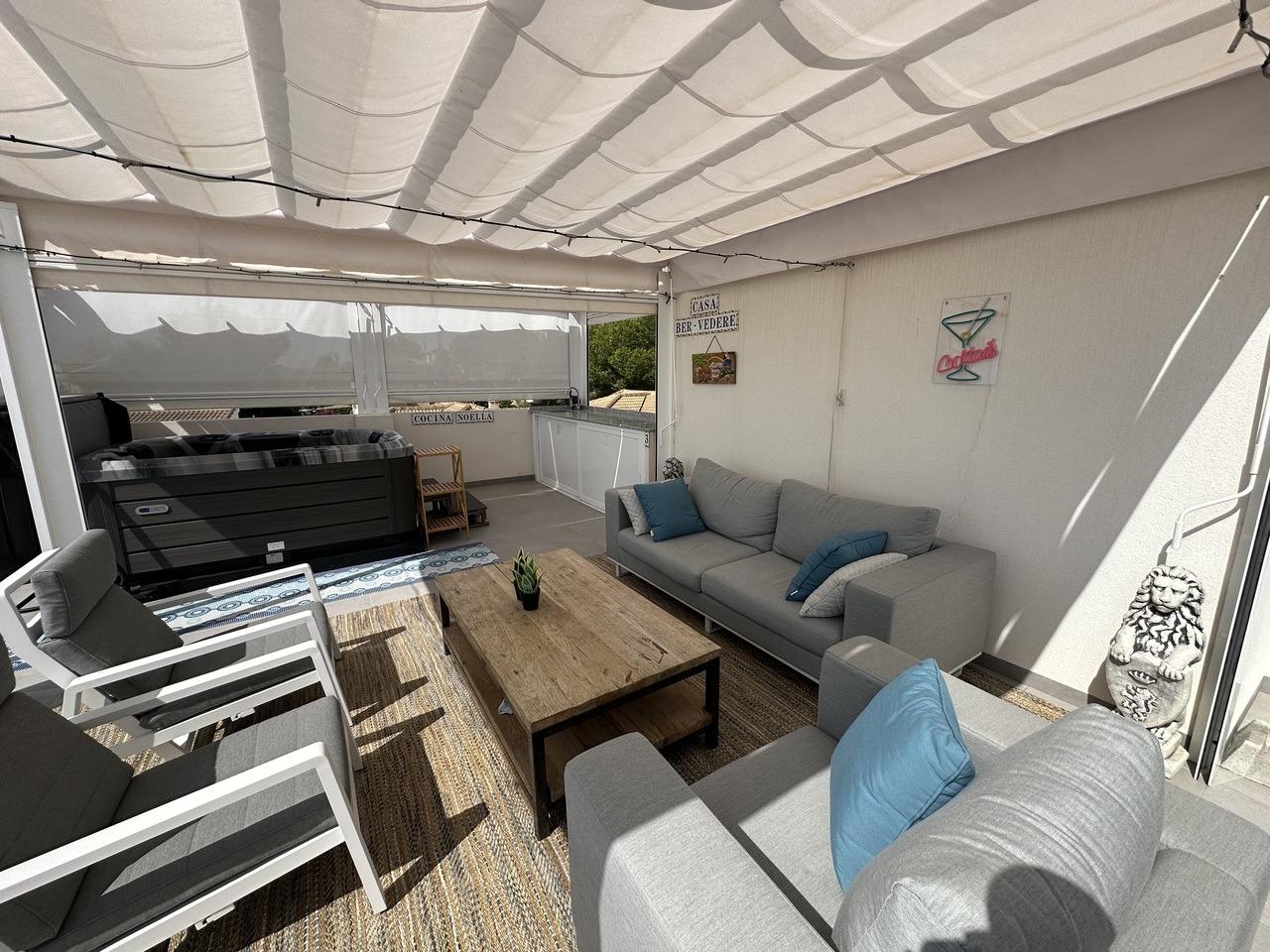 For sale - 2 Bedroom 2 Bathroom Penthouse in Orihuela Costa - Villamartín-las Filipinas  - Alicante