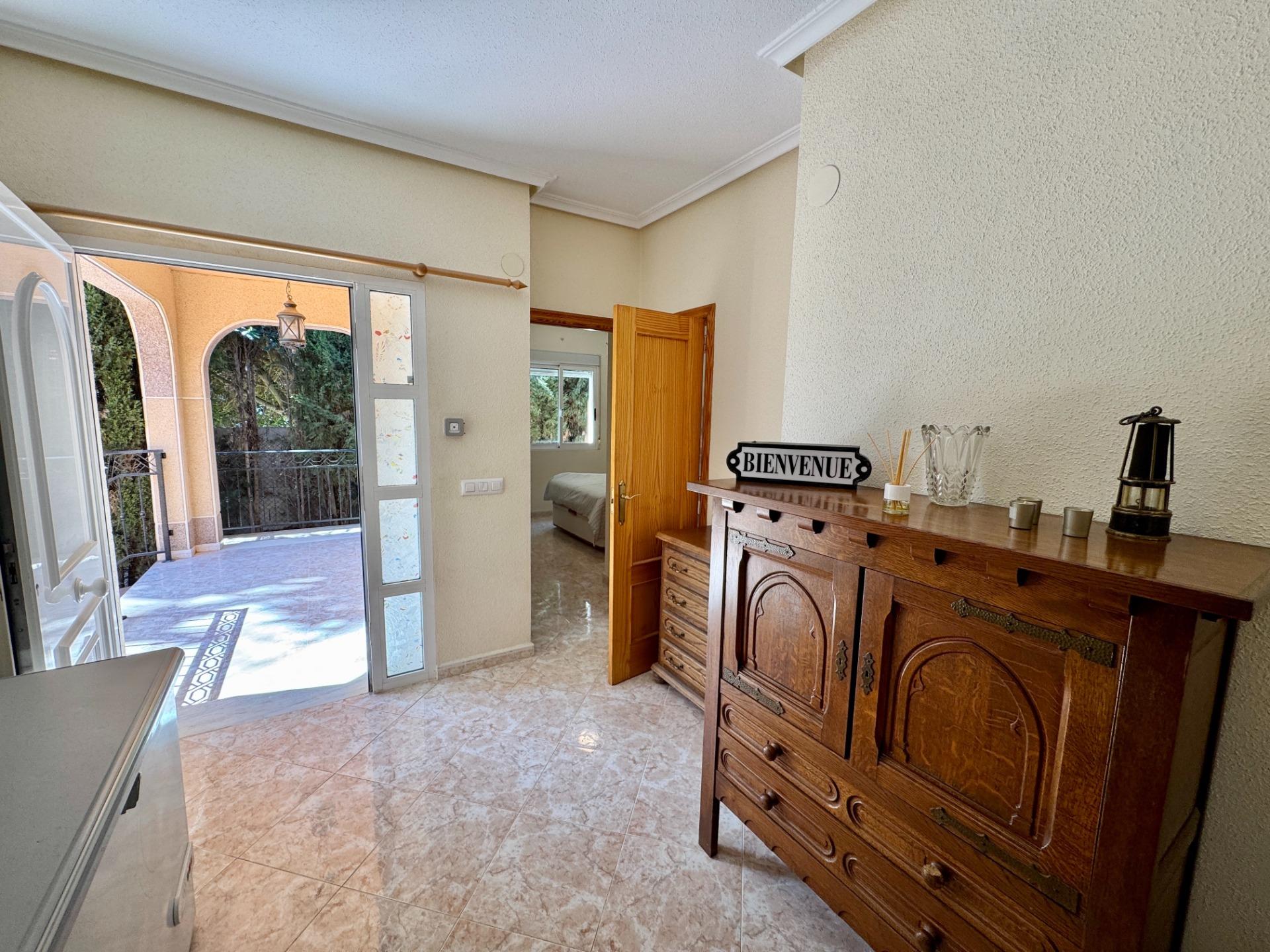 For sale - 3 Bedroom 3 Bathroom Villa in Dolores - Cmno. Escorredor  - Alicante
