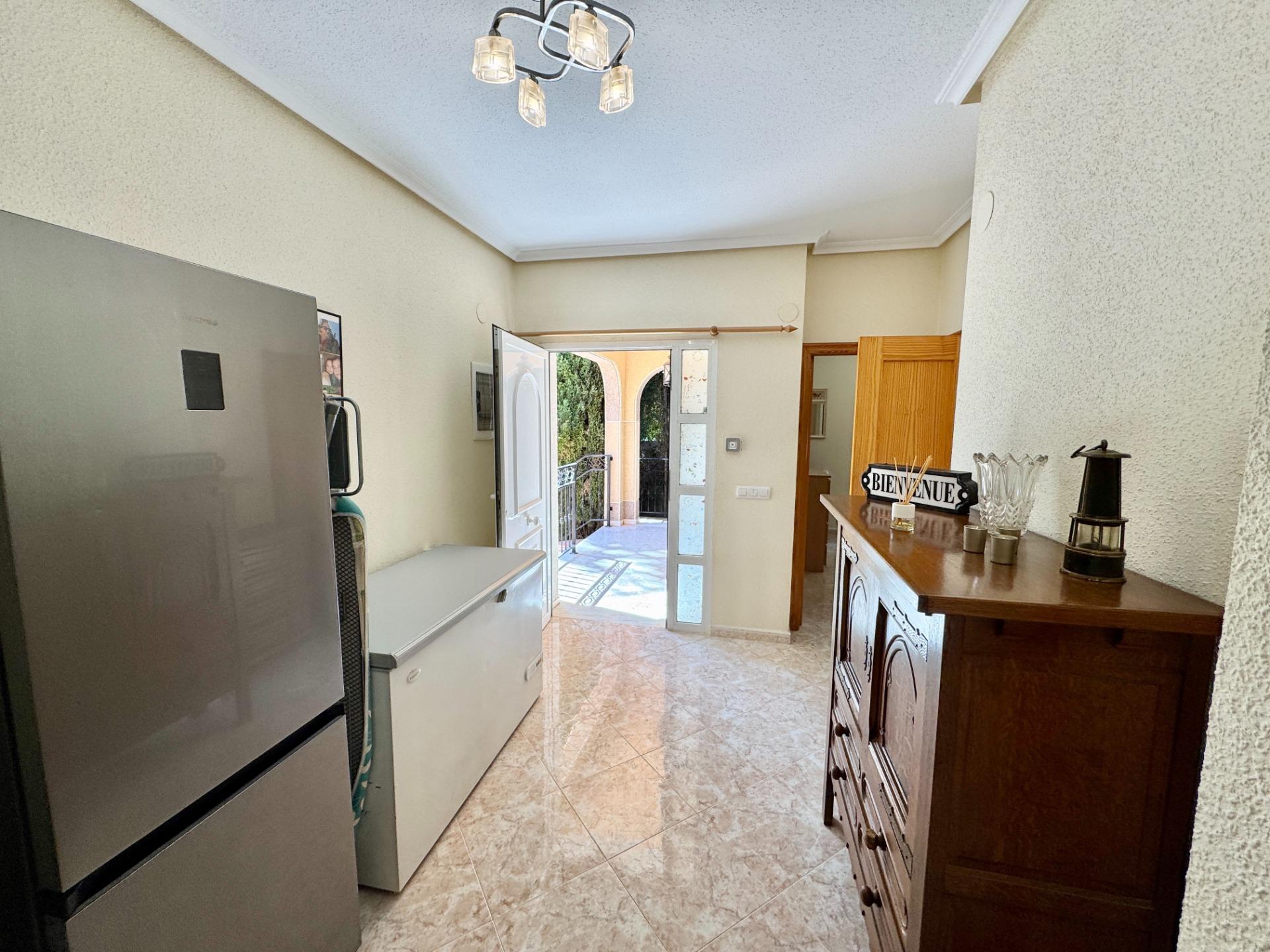 For sale - 3 Bedroom 3 Bathroom Villa in Dolores - Cmno. Escorredor  - Alicante