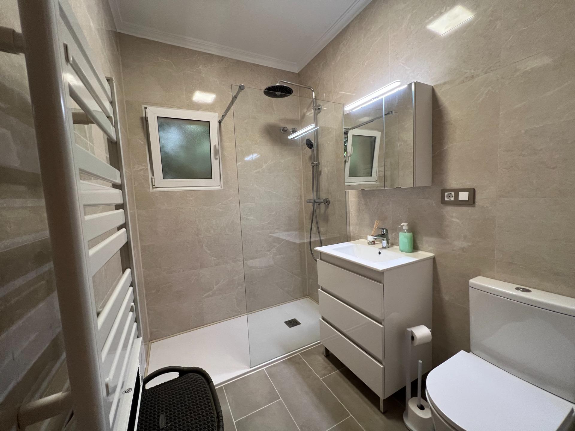 For sale - 3 Bedroom 3 Bathroom Villa in Dolores - Cmno. Escorredor  - Alicante