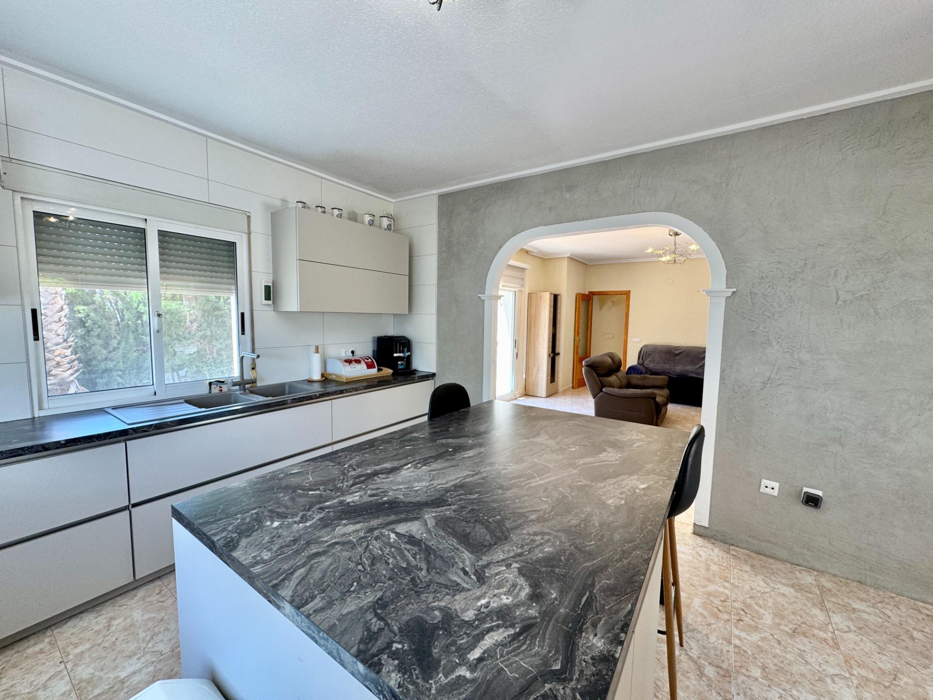 For sale - 3 Bedroom 3 Bathroom Villa in Dolores - Cmno. Escorredor  - Alicante