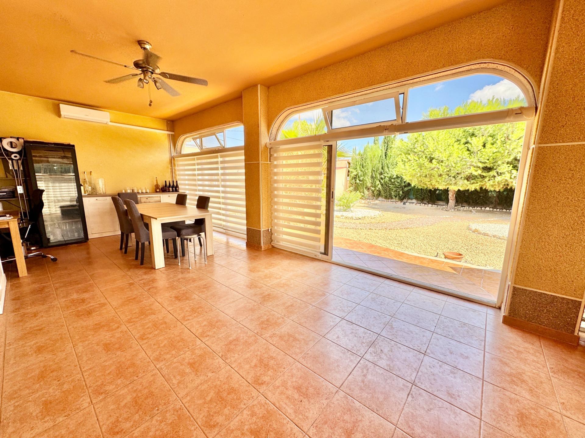 For sale - 3 Bedroom 3 Bathroom Villa in Dolores - Cmno. Escorredor  - Alicante