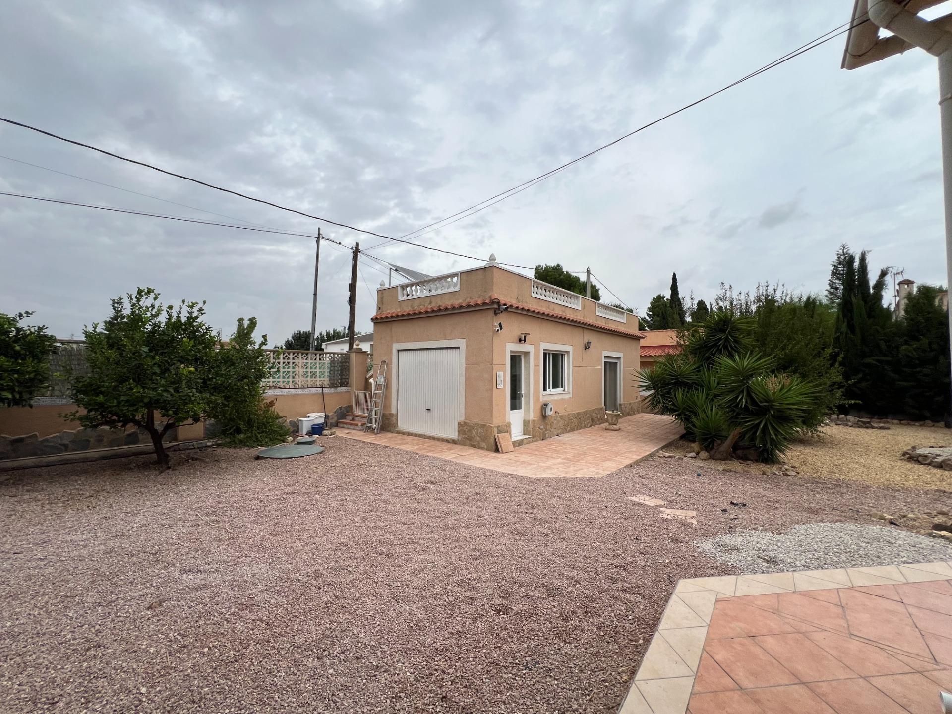 For sale - 3 Bedroom 3 Bathroom Villa in Dolores - Cmno. Escorredor  - Alicante